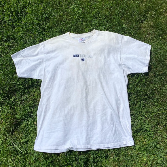 Vintage Nike Basketball Tee - Picture 4 of 4